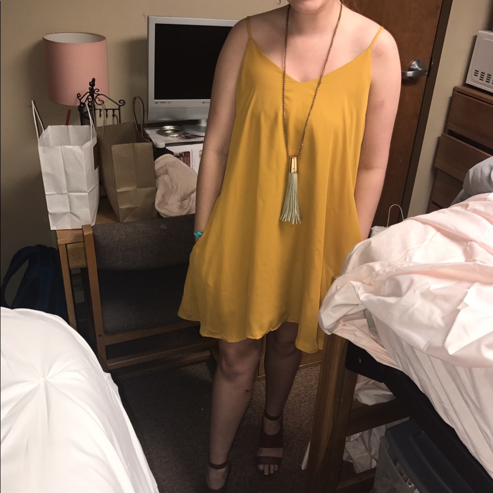 yellow dress
